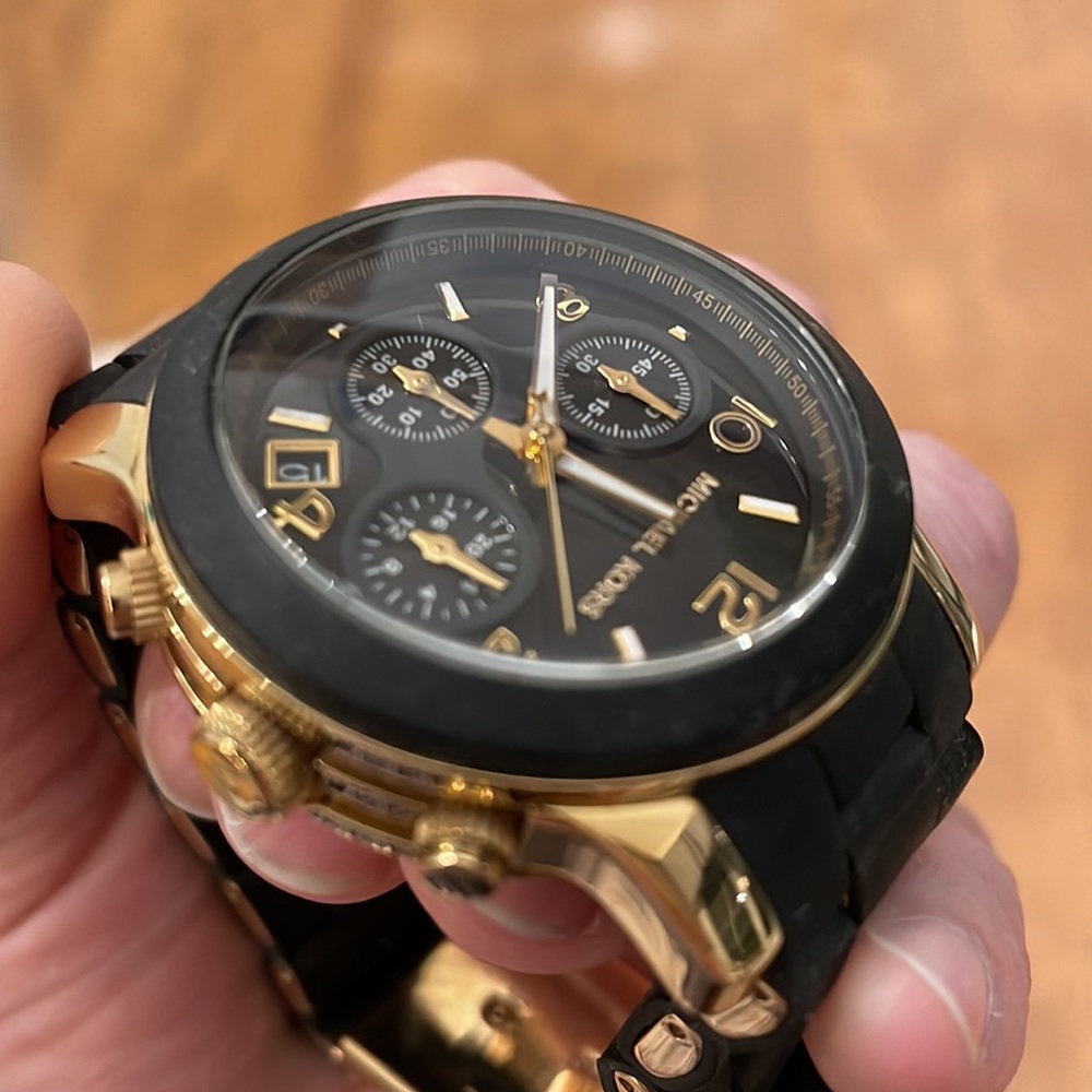 Michael Kors Watch - Picture 2 of 5